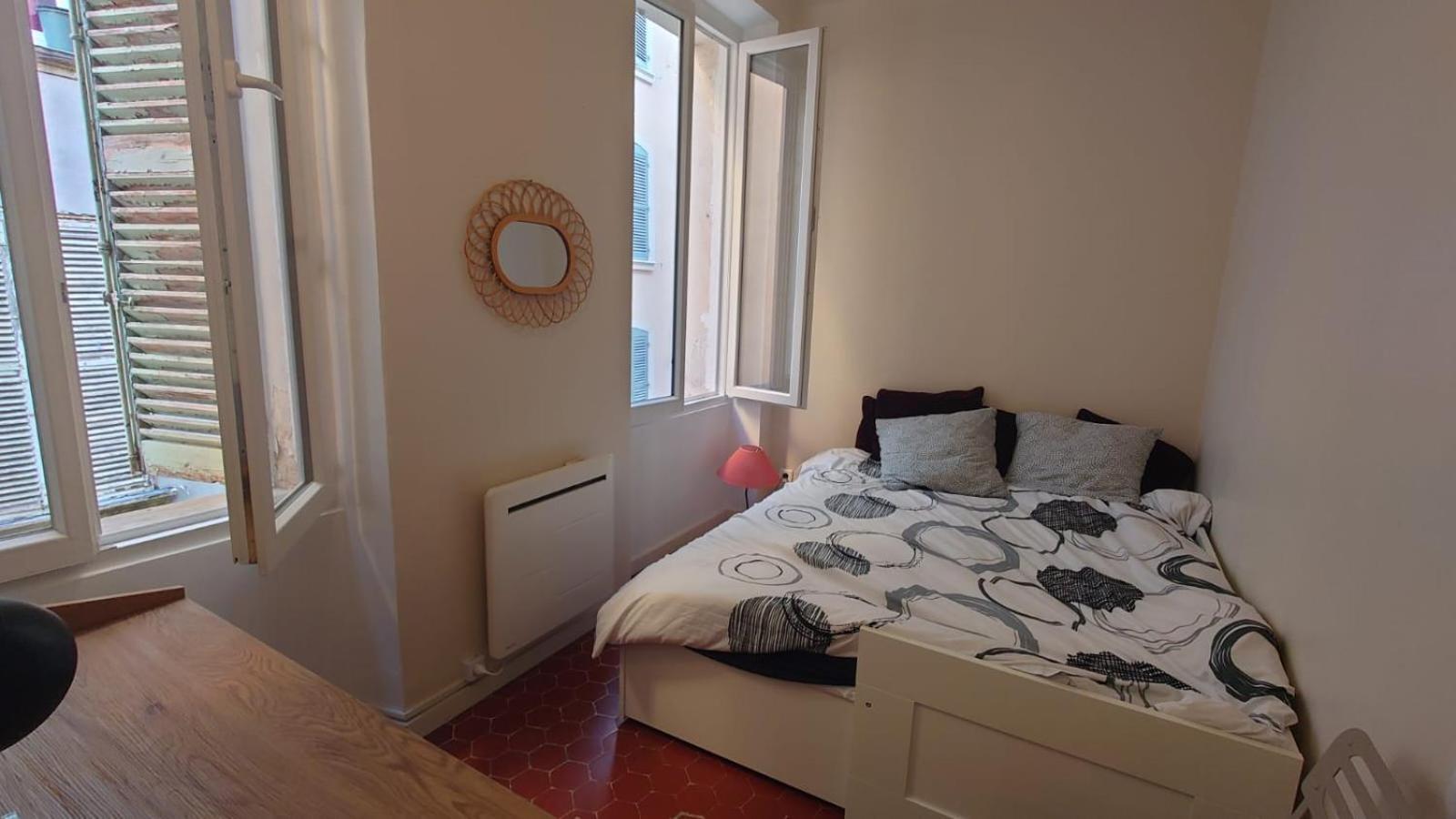 Appartement De Charme - Wifi - Centre Historique Тулон Экстерьер фото